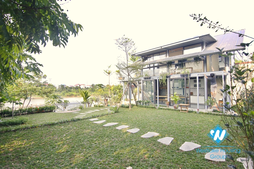 Riverside garden house for rent in Ngoc Thuy Long Bien